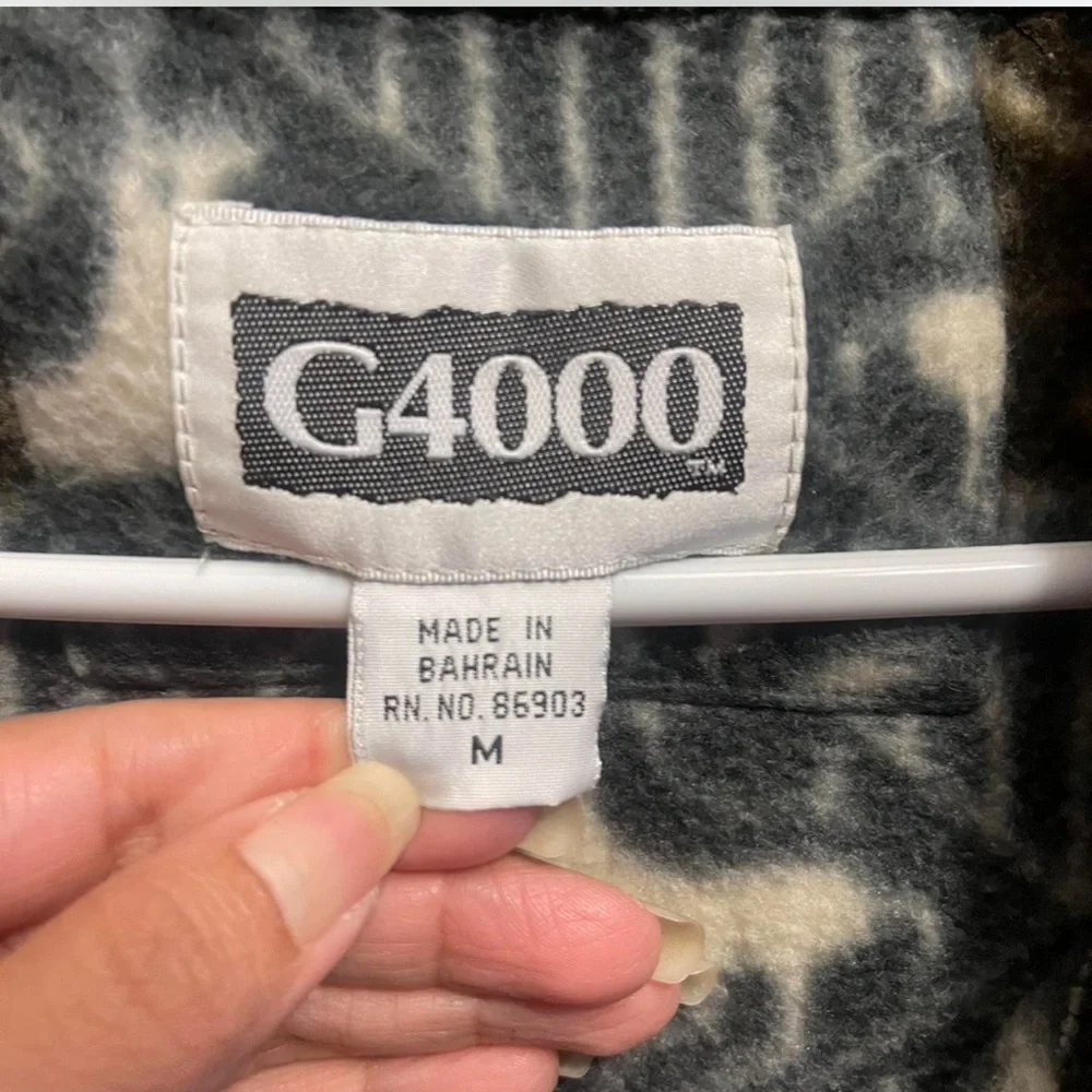 Patterned Zip-Up Jacket - Picture 5 of 5